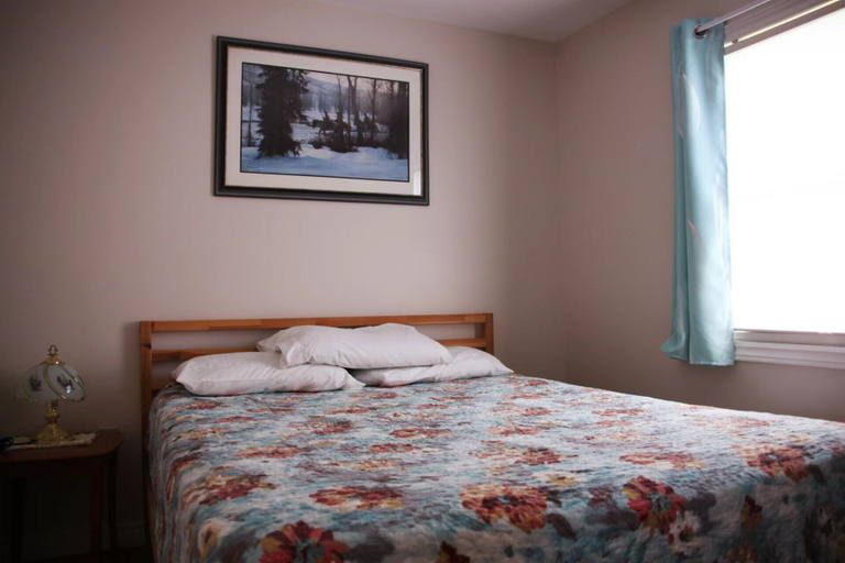 Bedroom 3, Rustico Acres Cottages, Queens