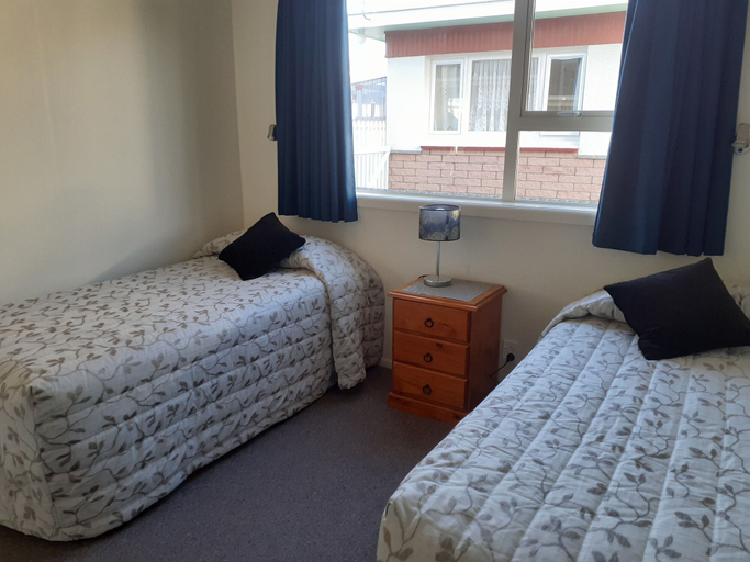 Bedroom 4, AAA Thames Court Motel, Waitaki