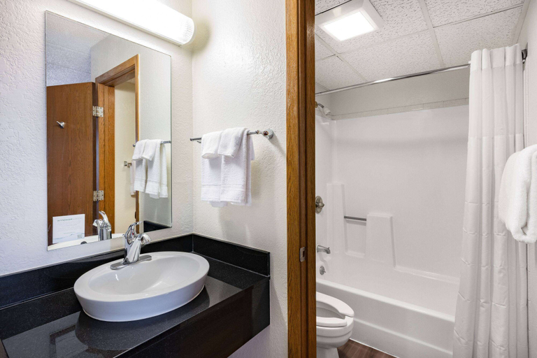 Bathroom 4, Baymont by Wyndham Gillette, Campbell