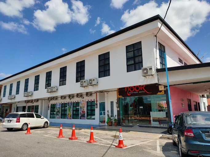 Exterior & Views 24