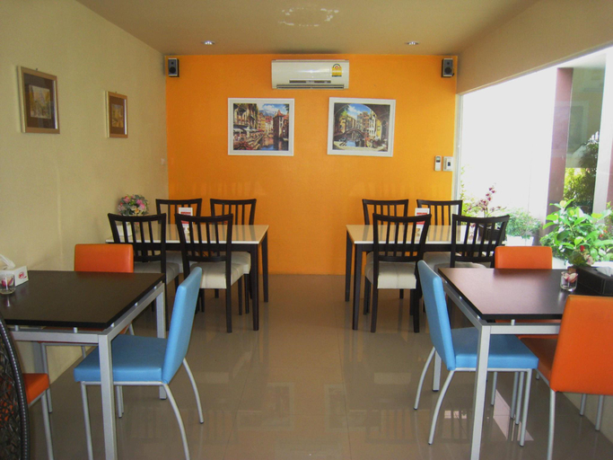 Food & Drinks 5, C2 Residence Boutique Hotel, Muang Lampang