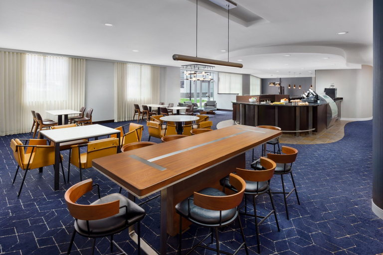 Food & Drinks 5, Courtyard by Marriott Keene Downtown, Cheshire