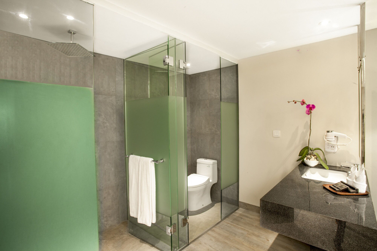 Bathroom 7