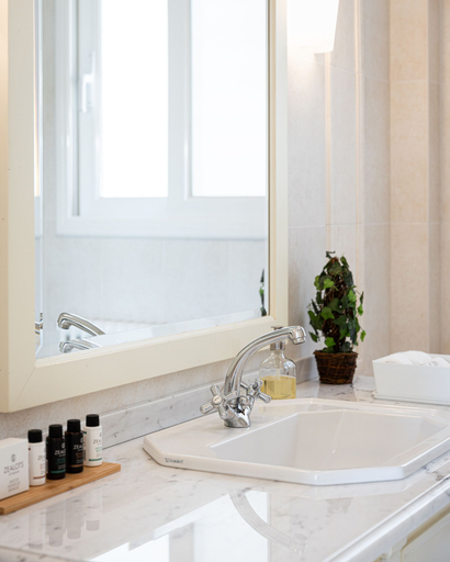 Bathroom 3, Villa Fantasia Isthmia, Peloponnese