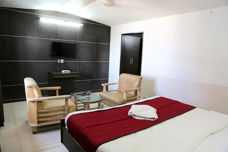 Bedroom, Hotel Khushi International, Diu