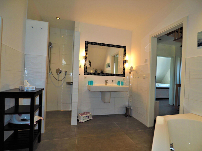 Bathroom 2, Ferienhaus in Rerik mit Terrasse, Rostock