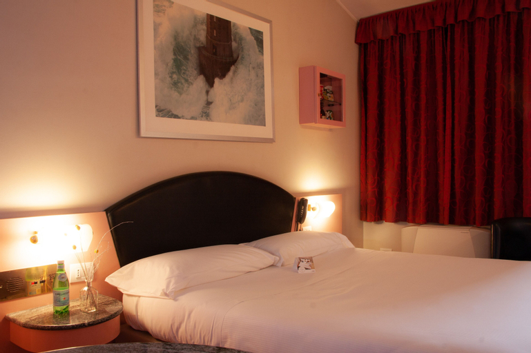 Bedroom 27