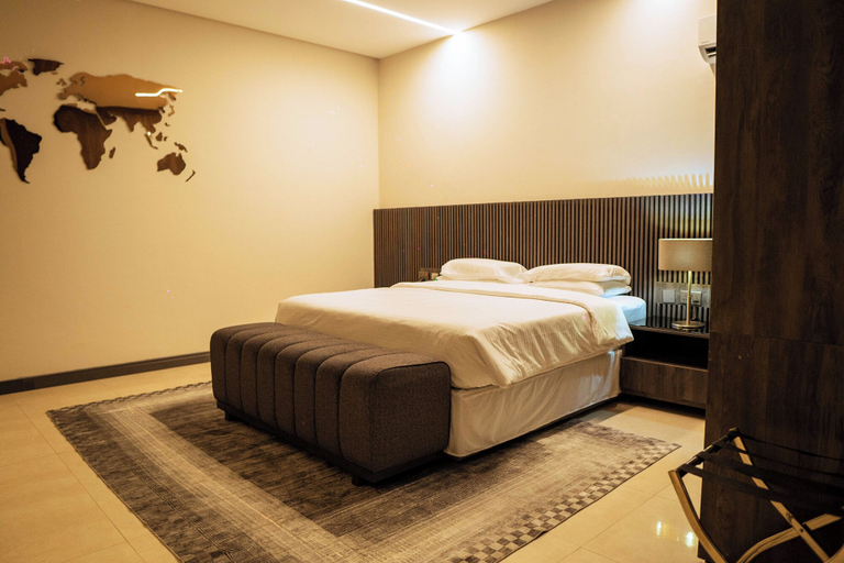Bedroom 2, Albergo Hotel and Suites, Eti-Osa