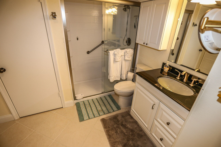 Bathroom 3, Lovers Key Beach Club, Lee