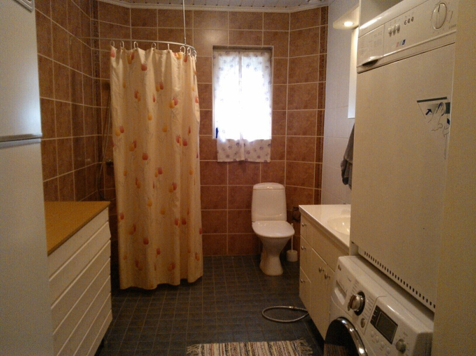 Bathroom 3, Lomakivi, Kymenlaakso