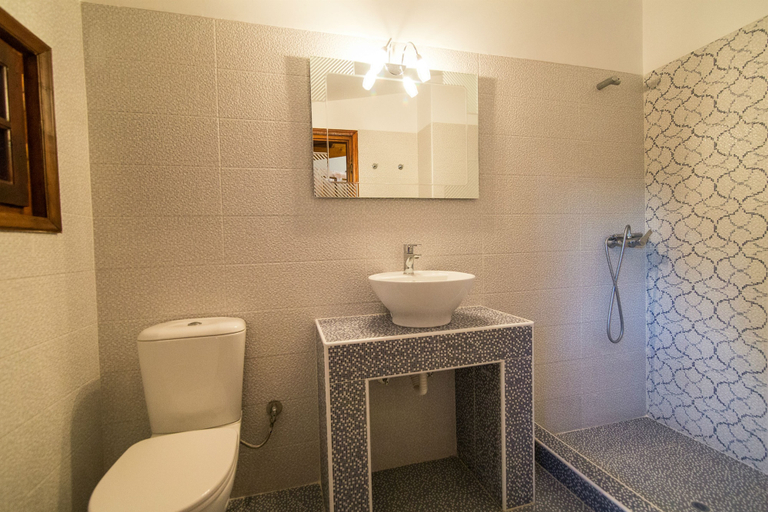 Bathroom 5, Vicky Studios, North Aegean