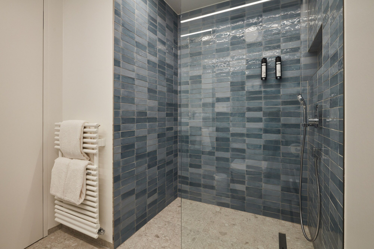 Bathroom 4, Residence du Lys, Luxembourg