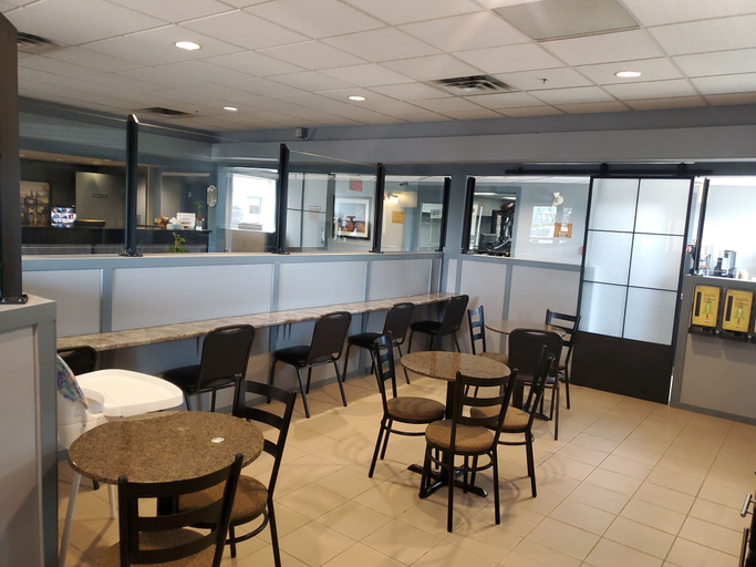 Food & Drinks 5, Super 8 by Wyndham Edmonton International Airport, Division No. 11