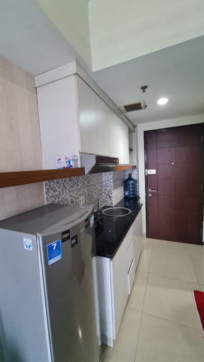 Dining Room, Apartemen Grand Dhika City by VQ Room, Bekasi
