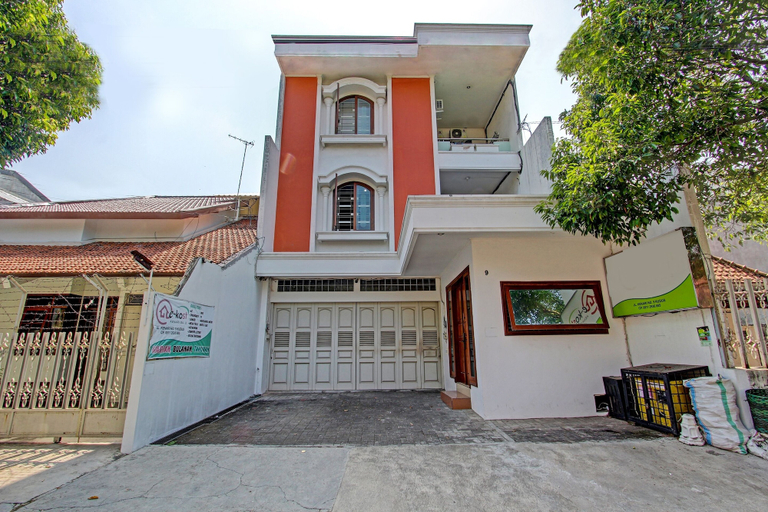 Exterior & Views 1, OYO Life 91523 Kenari Guesthouse, Kudus