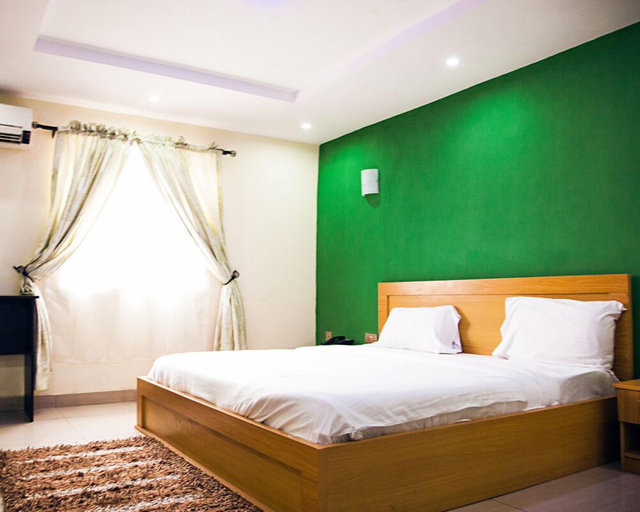 Bedroom 2, Lantano Cottage, Mushin