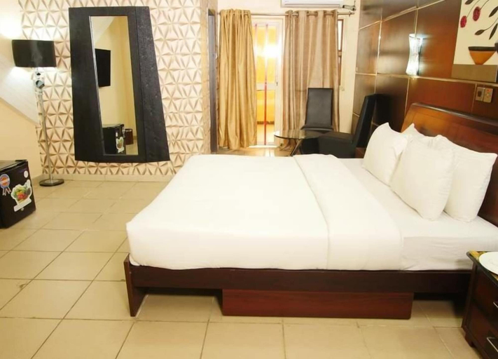 Bedroom 2, Swanky Suites in Grandview, Kosofe