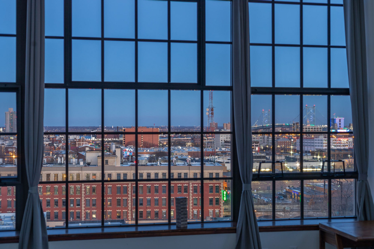Exterior & Views 16