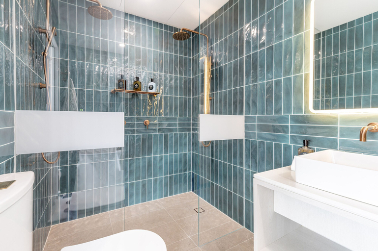 Bathroom 4