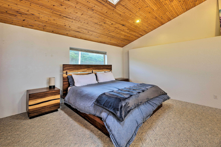 Bedroom 3, Sanderling Sea Cottages, Unit A: Pet Friendly!, Lincoln