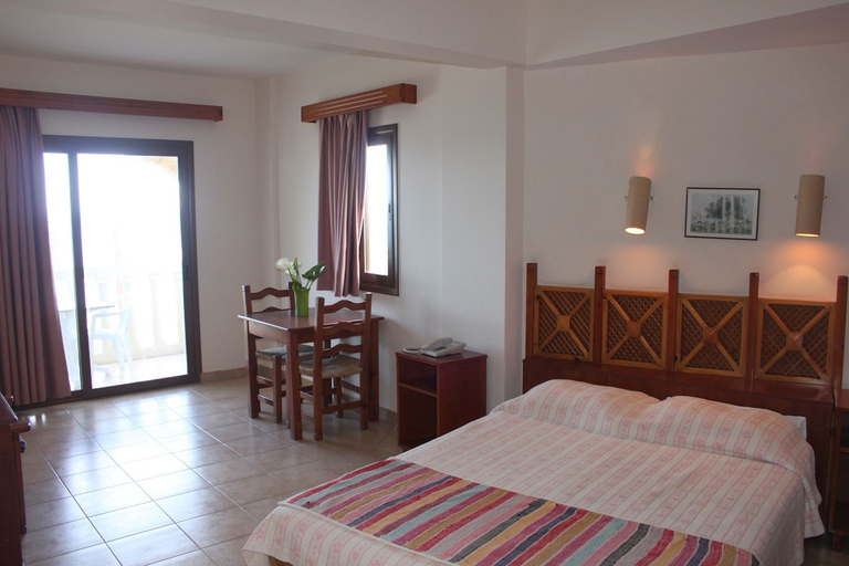 Bedroom 3, Topset Hotel
