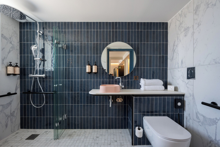 Bathroom 4, Hôtel Mercure La Rochelle Vieux-Port Sud, Charente-Maritime