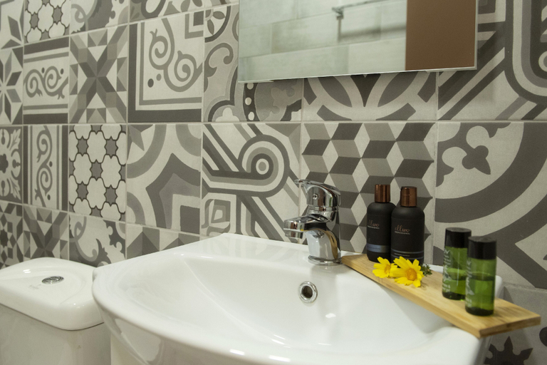 Bathroom 5, Beautiful City Suites, Attica