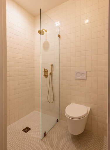 Bathroom 4, Vitorrja, Los Angeles