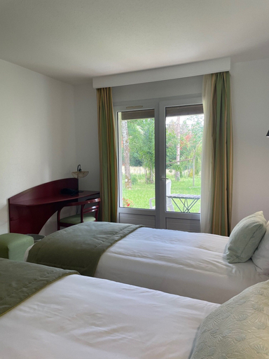 Bedroom 2, Hôtel La Châtelleraie, Cantal