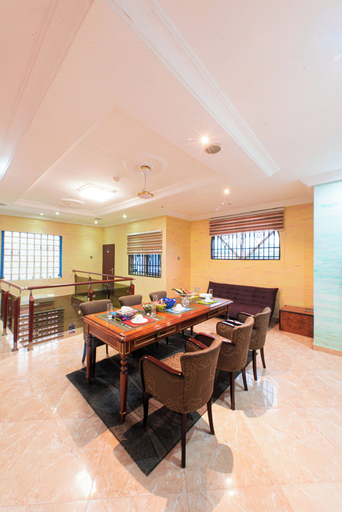 Food & Drinks 5, Bays Luxury Lodge, Tema