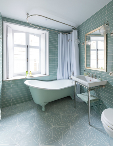 Bathroom 5, The StayWell, Pas-de-Calais
