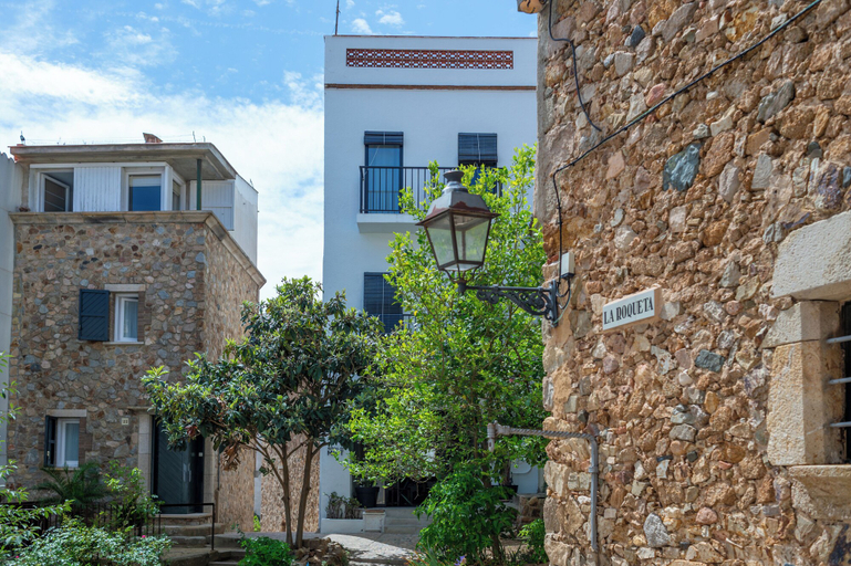Exterior & Views 2, Hostal Boutique Es Menut, Girona