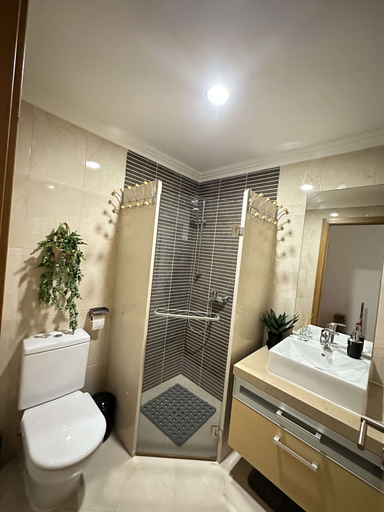 Bathroom 3, Ameijeira Lagos Apartment, Lagos
