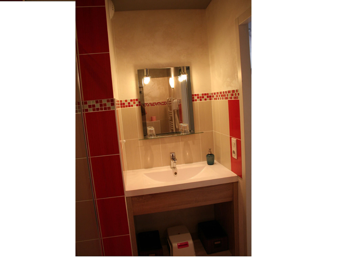 Bathroom 4, Les Hellebores, Seine-Maritime