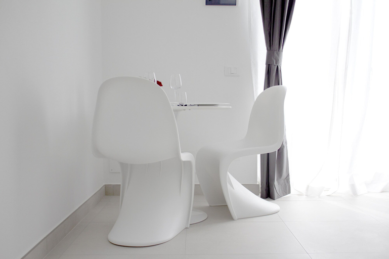 Dining Room 4