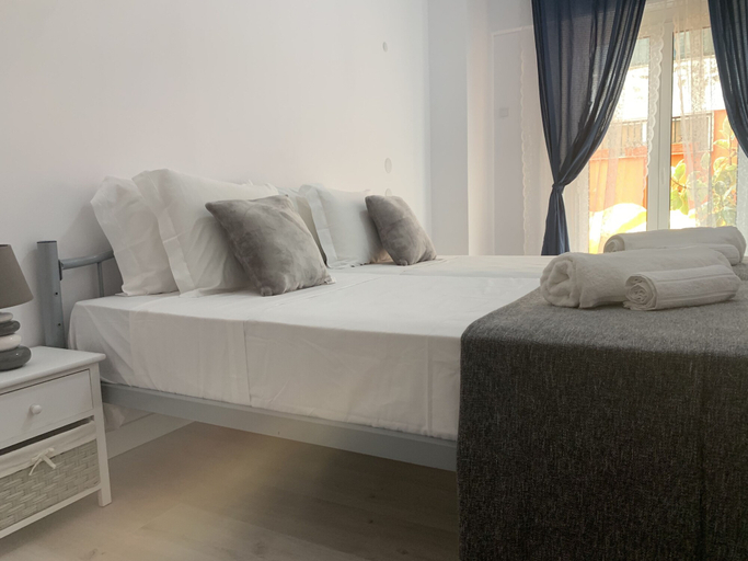 Others 4, Santo Amaro Guest House, Lisbon
