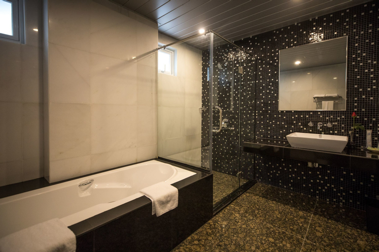 Bathroom 8