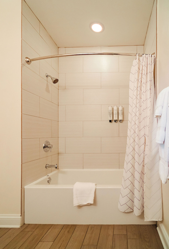 Bathroom 4, The Guesthouse Hotel, Cook