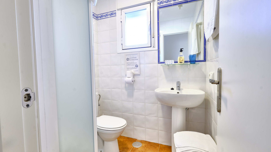Bathroom 4, Casa Reyes El Palmar, Cádiz