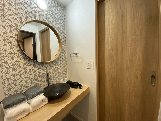 Bathroom 5, zizi gojo, Kyoto