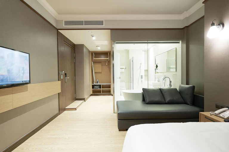 Bedroom 16