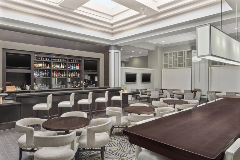 Food & Drinks 5, Crowne Plaza GREENVILLE by IHG, Greenville