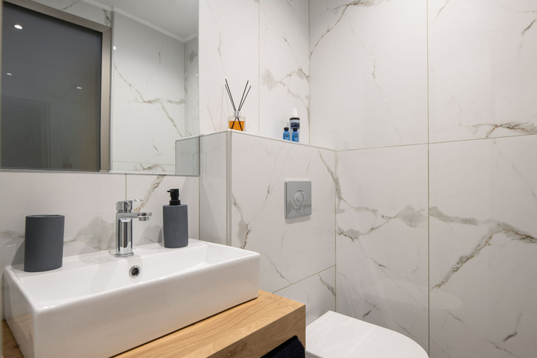 Bathroom 3, Epohikon Studios, Central Macedonia
