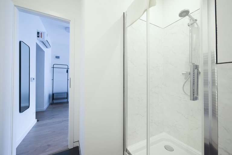 Bathroom 4, Villa Oliver Budapest, Budapesti