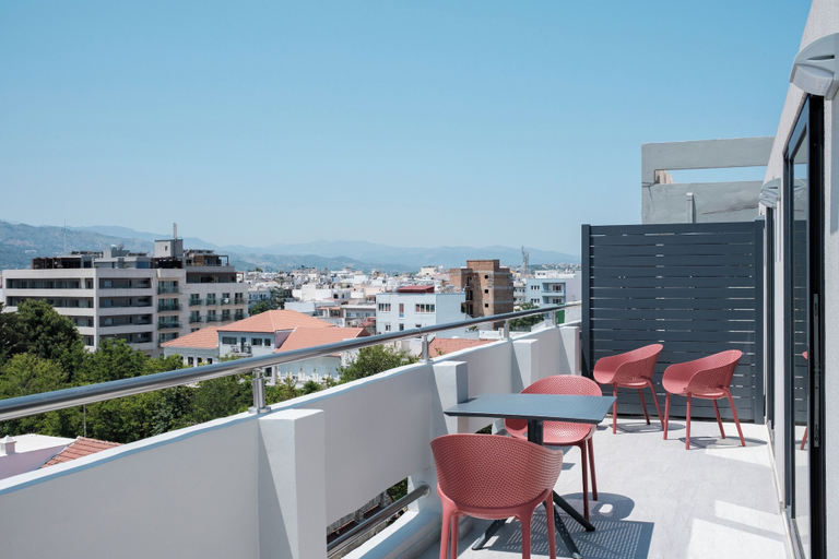 Others 4, Sky-High Central Penthouse - 02, Crete