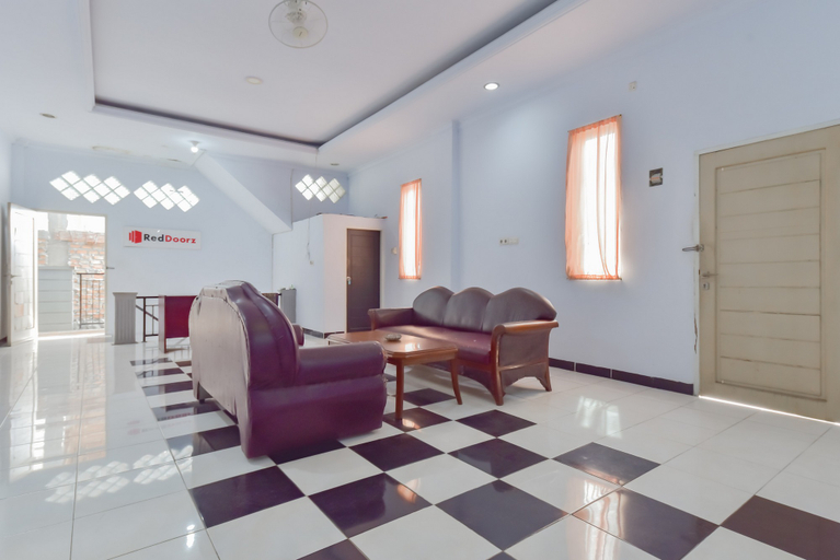 Others 3, RedDoorz Syariah near Ramayana Mall Tarakan, Tarakan
