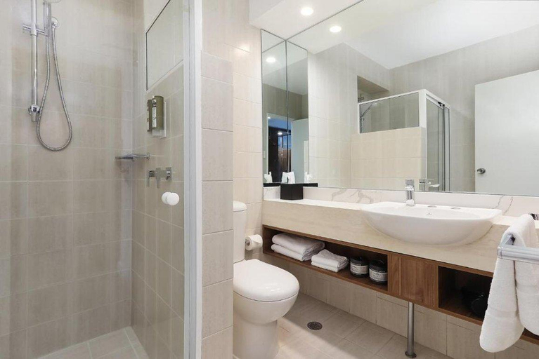 Bathroom, Killara Hotel & Suites, Sydney