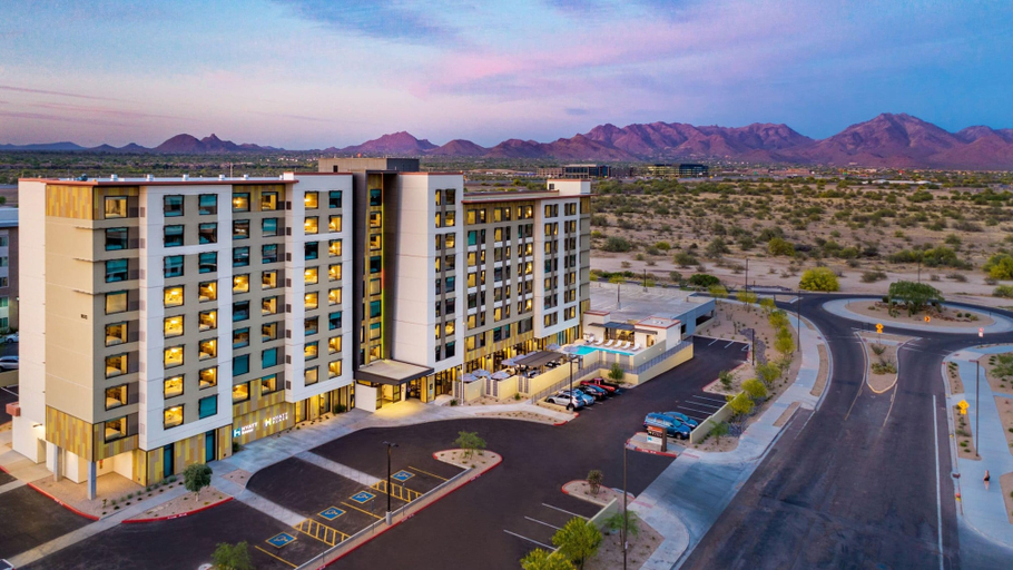 Exterior & Views