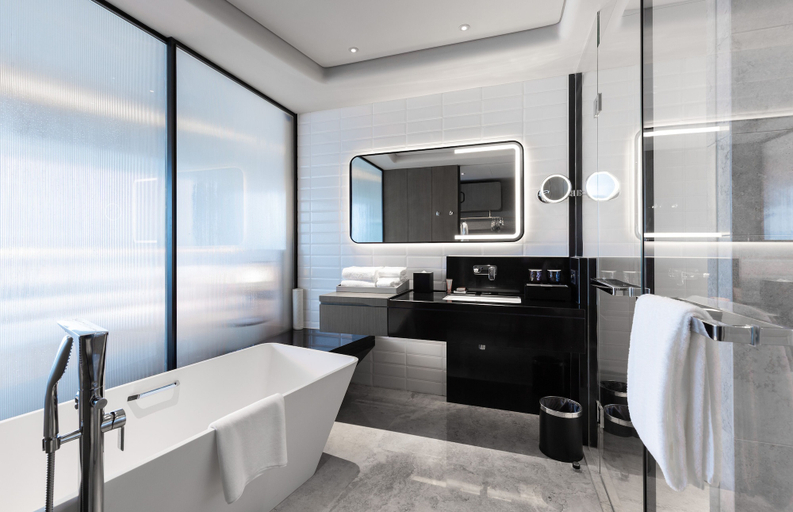 Bathroom 4, Crowne Plaza Shenzhen World Exhibition and Convention Center by IHG, Shenzhen
