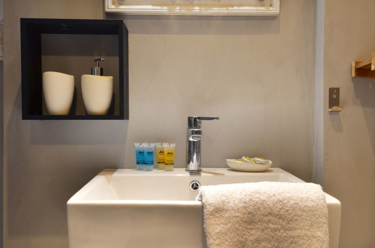 Bathroom 2, A modern rustic cosy apartment, Attica